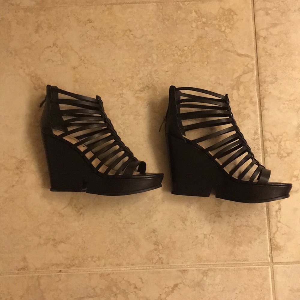 Via spiga black sandal wedges